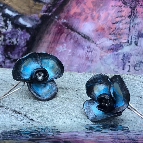 Blue Orchids Pears and silver drop earrings - Picture 4 of 8